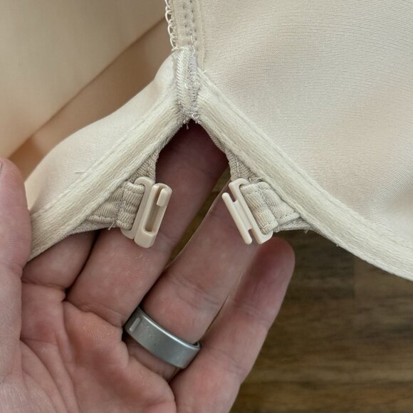 Wacoal Basic Beauty Front Close Plunge Bra Sand Size 40DDD Beige Style 853292 - Picture 8 of 10